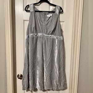 Velvet and Sequined Silver Knee-Length Dress